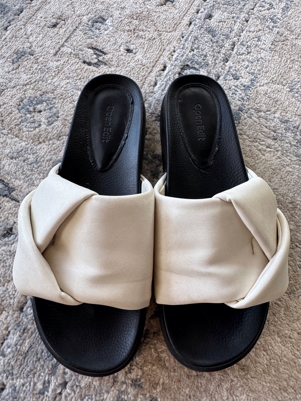 White Knotted Women Slide Sandals size 8.5